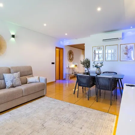 Romantic With Private Hot Tub & Parking - Big Pool - Marina Access *