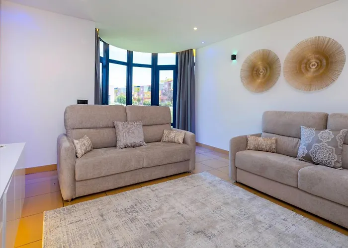 Romantic With Private Hot Tub & Parking - Big Pool - Marina Access Albufeira