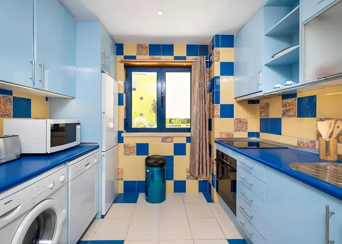 Romantic With Private Hot Tub & Parking - Big Pool - Marina Access Albufeira