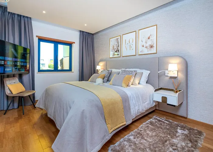 Vila Romantic With Private Hot Tub & Parking - Big Pool - Marina Access Albufeira