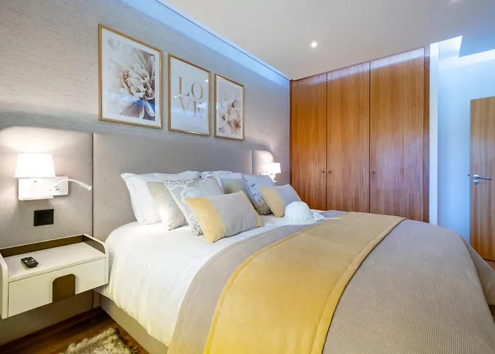 Romantic With Private Hot Tub & Parking - Big Pool - Marina Access Vila Albufeira