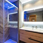 Romantic With Private Hot Tub & Parking - Big Pool - Marina Access Villa