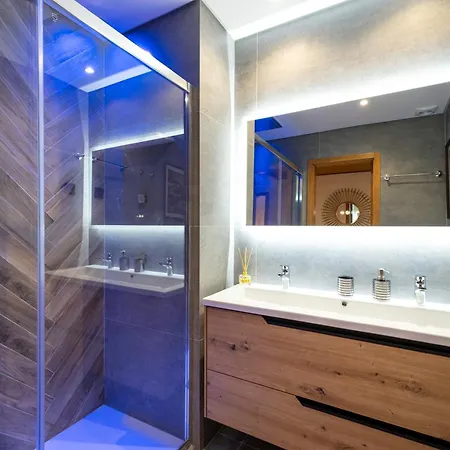 Romantic With Private Hot Tub & Parking - Big Pool - Marina Access Βίλα